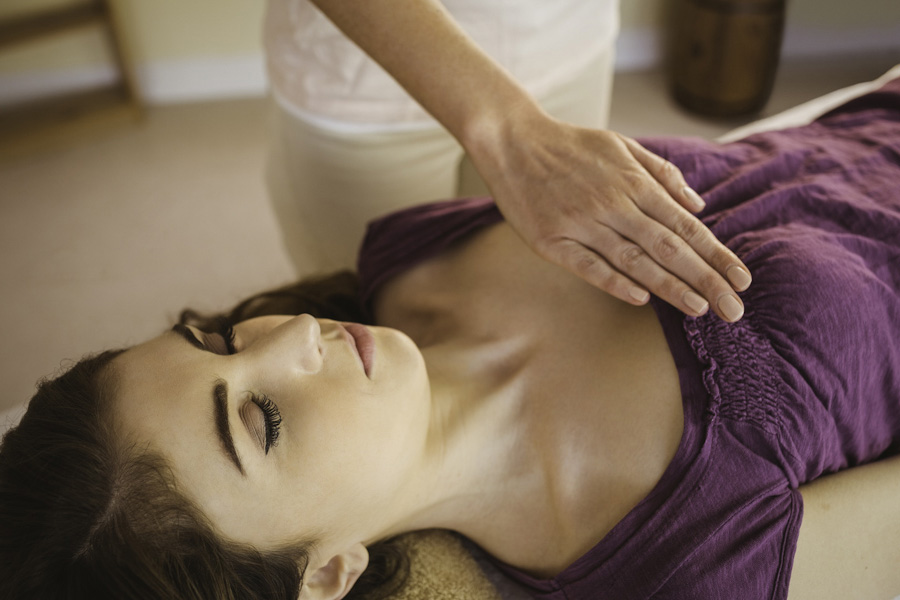 Aura Holistic Counseling Reiki Treatment